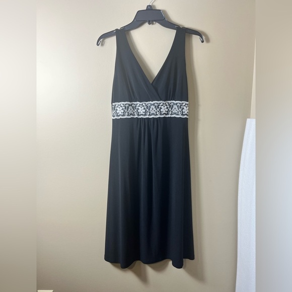 B.MOSS Elegant Black Midi Dress with Embroidered White Lace Detail Size Medium - Picture 8 of 8